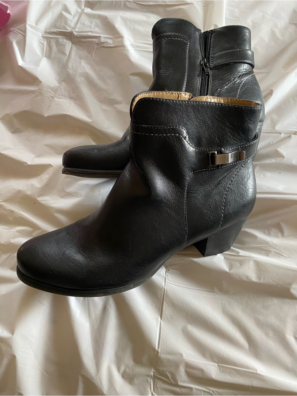 Naturalizer Black Ankle Boots with Low Heel - Women